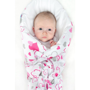 Klasická šnurovacia zavinovačka New Baby ružové srdiečka