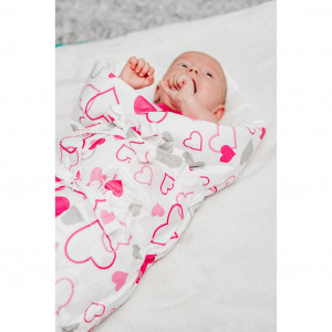 Klasická šnurovacia zavinovačka New Baby ružové srdiečka