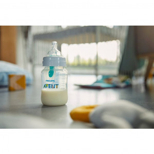 Kojenecká láhev Avent Anti-colic s ventilem AirFree 260 ml