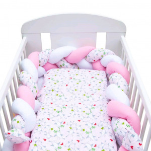 Ochranný mantinel do postieľky vrkoč New Baby Vtáčiky ružovo-biely