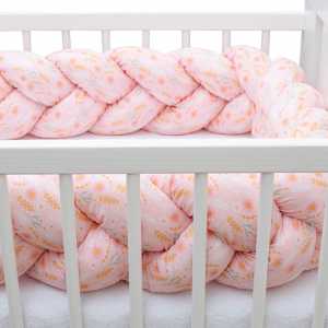 Ochranný mantinel do postieľky vrkoč New Baby Harmony ružový