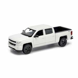 1:24 2017 Chevrolet...