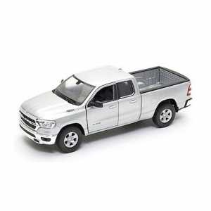 1:21 Dodge RAM 1500